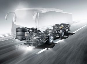 Vezetéstámogató funkciókkal frissül a Mercedes-Benz OC 500 alvázcsalád