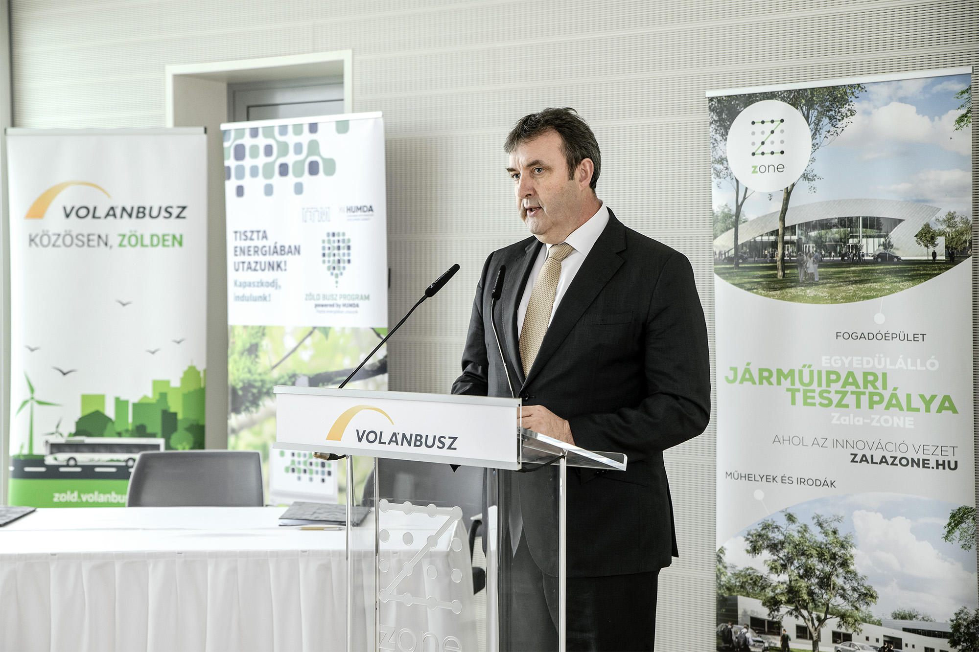 Volanbusz BYD Ikarus elektromos buszok ZalaZONE 20220401 02 Dr Palkovics Laszlo