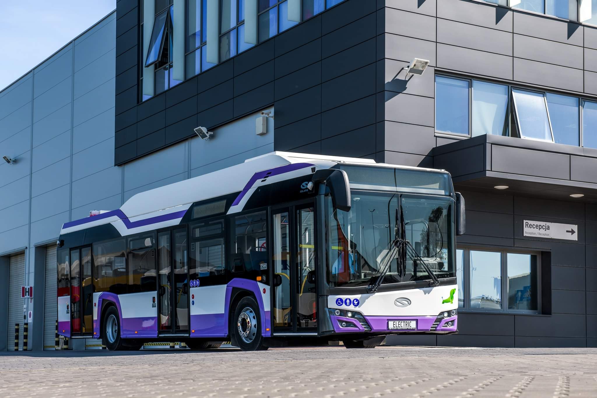Solaris e-busz dömping Romániában