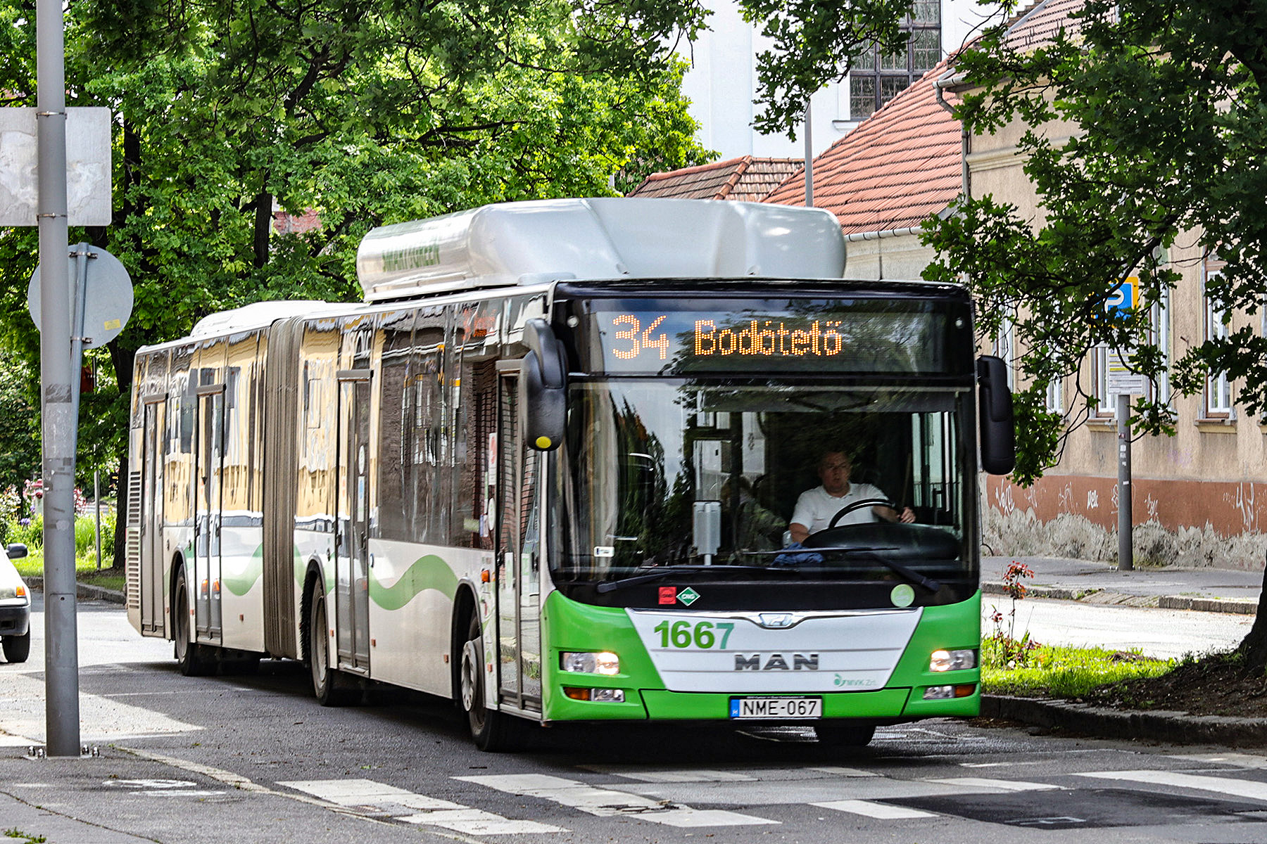 Nyolcszorosára növekedett Miskolcon a CNG-buszok üzemeltetési költsége