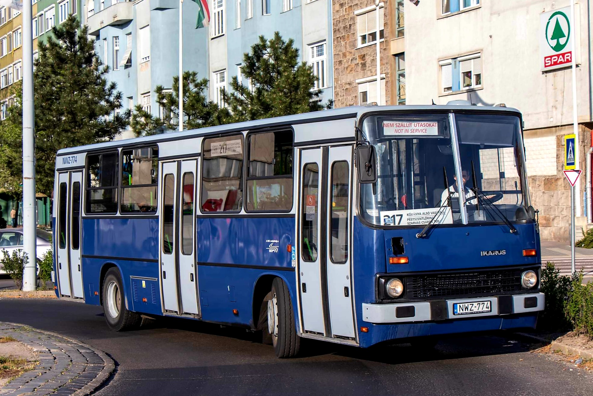 Végleg elbúcsúzik az Ikarus 260-as és Ikarus 435-ös típusoktól Budapest