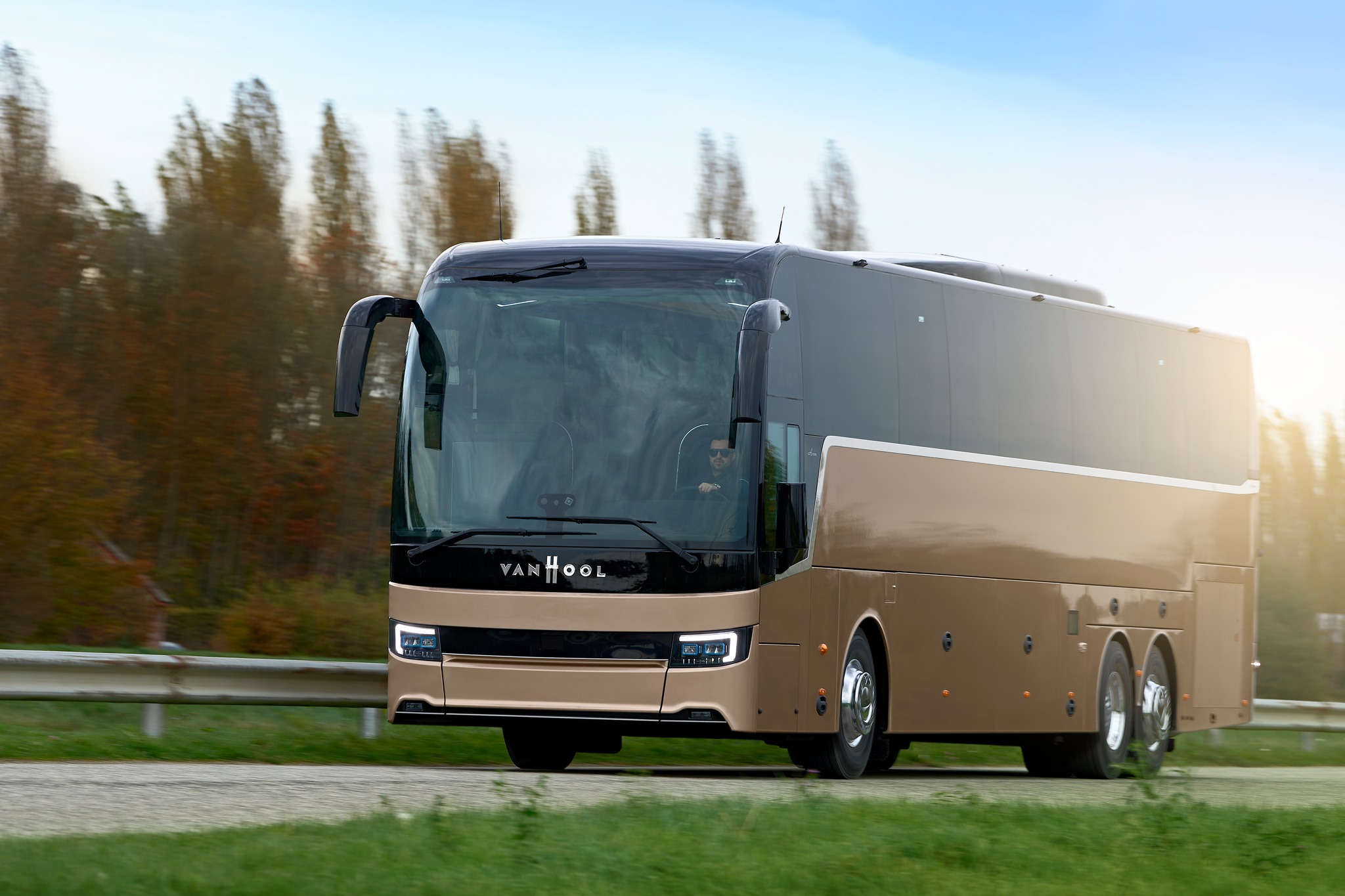 A nagy elődök útján: bemutatkozik az új Van Hool T-sorozat