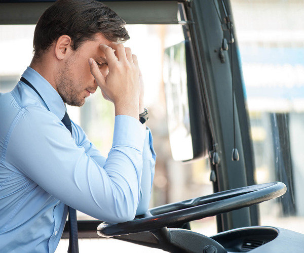 IRU: az EU már 18 éves kortól tegye lehetővé a D-kategóriás jogosítvány megszerzését