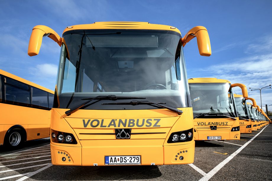 Száz új Credobus Inovellt állított forgalomba a Volánbusz országszerte