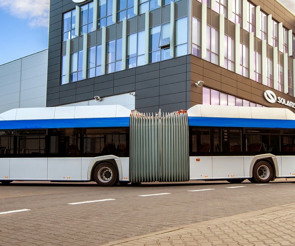 Duplacsuklós villanybuszokat szerezne be Wiesbaden