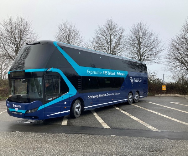 Vonatpótlás magas szinten – hat darab Neoplan Skyliner segítségével