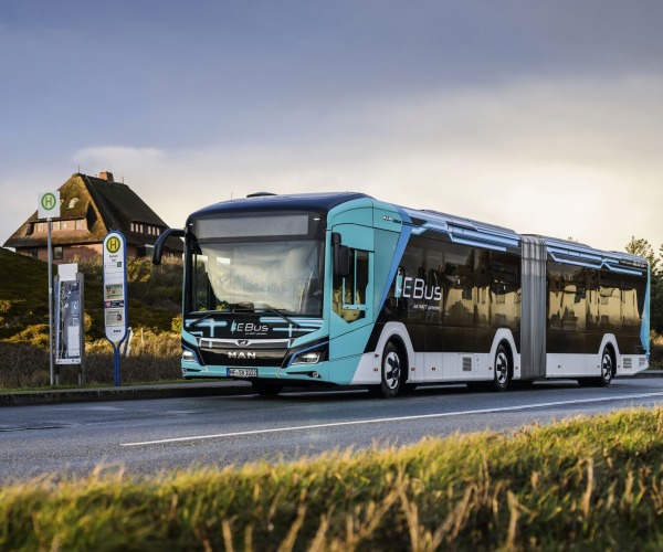 Öt villanyhajtású MAN állt forgalomba Németország legnagyobb északi-tengeri szigetén