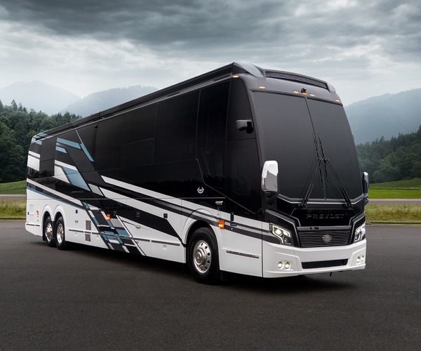 Luxuskivitelű lakóbusz készült az új Prevost H3-45 alapjaira