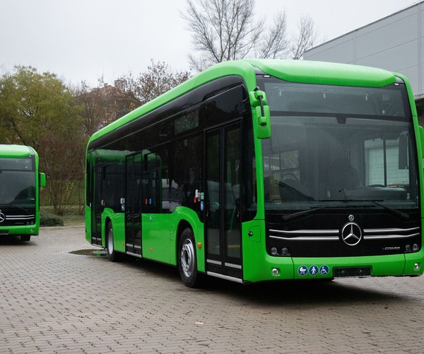 A hétvégétől már utasforgalomban is lehet találkozni a Tüke Busz eCitaróival