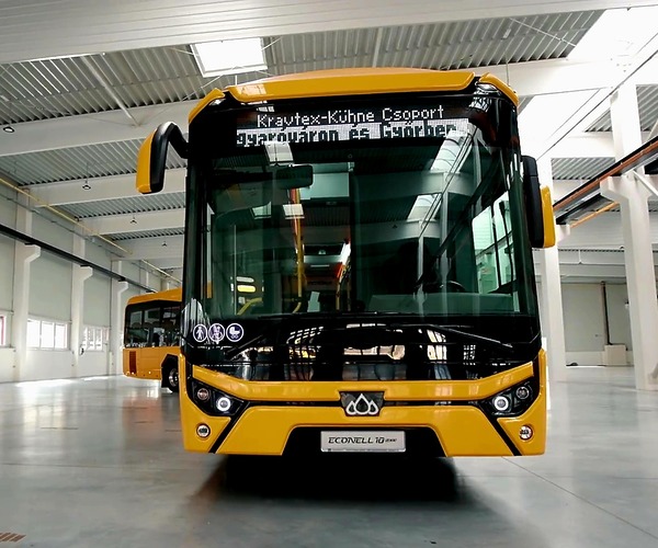 Hamarosan megkezdődik a Volánbusz csuklós Econelljeinek átadása