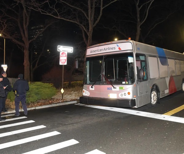 Repülőtérről lopott buszt egy férfi New Yorkban – nem jutott messzire