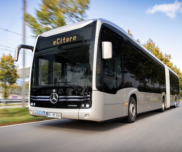 Hetven csuklós eCitarót szállíthat a Daimler Truck Brüsszelbe