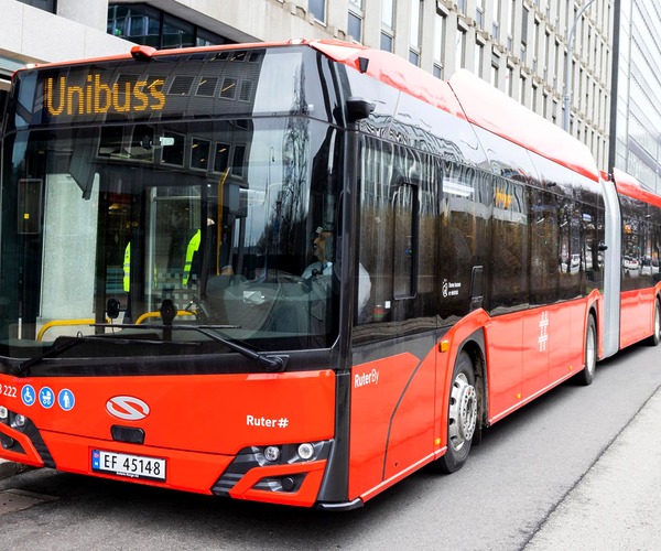 Vasárnap több mint 180 elektromos busz állt forgalomba Oslo utcáin