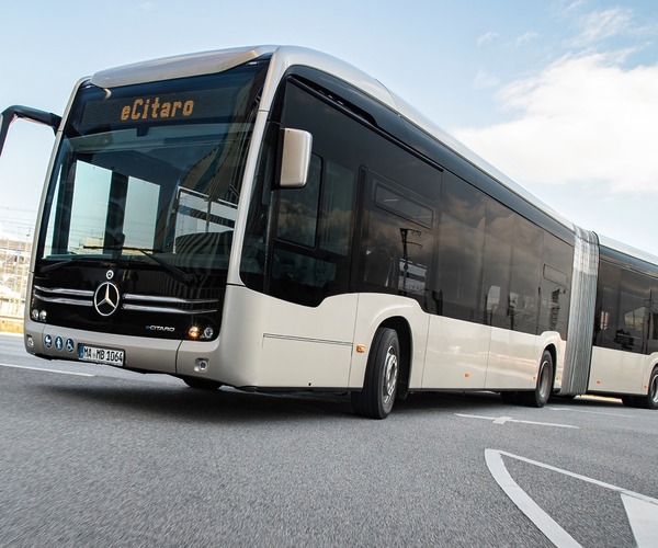 Harmincöt NMC 3 akkumulátoros csuklós eCitaro G-t vásárol Bréma