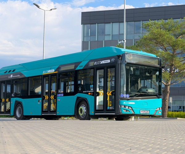 Újabb 10 Solaris hidrogénbuszt rendelt a frankfurti ICB