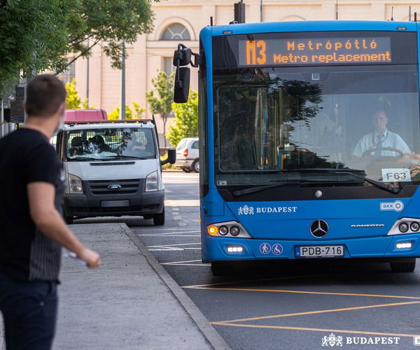 A metrópótlás számai: kétezer nap alatt 720-szor a Föld körül