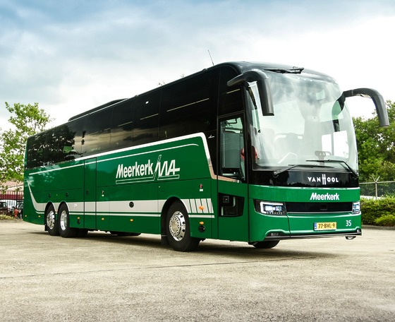 Átadták az új Van Hool T-sorozat első szériapéldányait