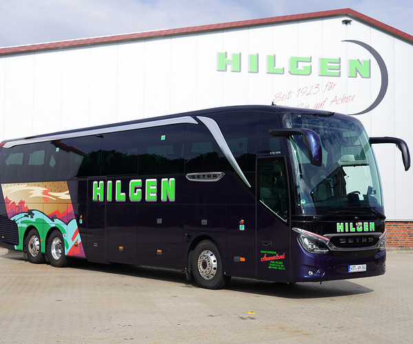 Csúcskategóriás Setra turistabusz a Hilgen-Reisen 100. születésnapjára