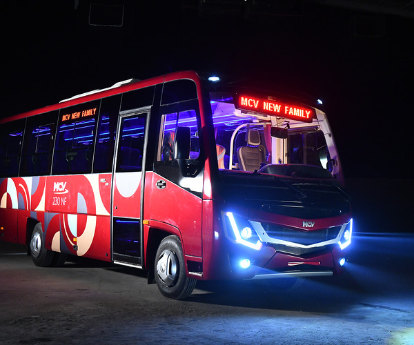 Magyar formatervű orrmotoros midibusszal bővül az MCV kínálata