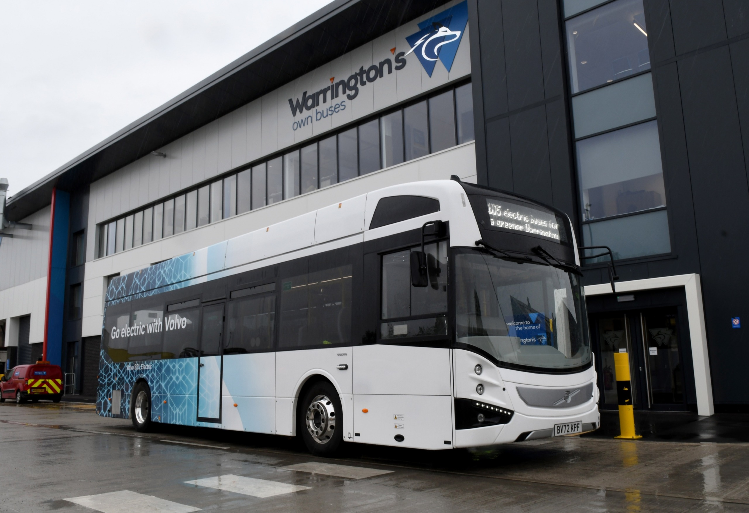 Volvo alvázas MCV elektromos buszokra cseréli dízelbuszait az angliai Warrington's Own Buses