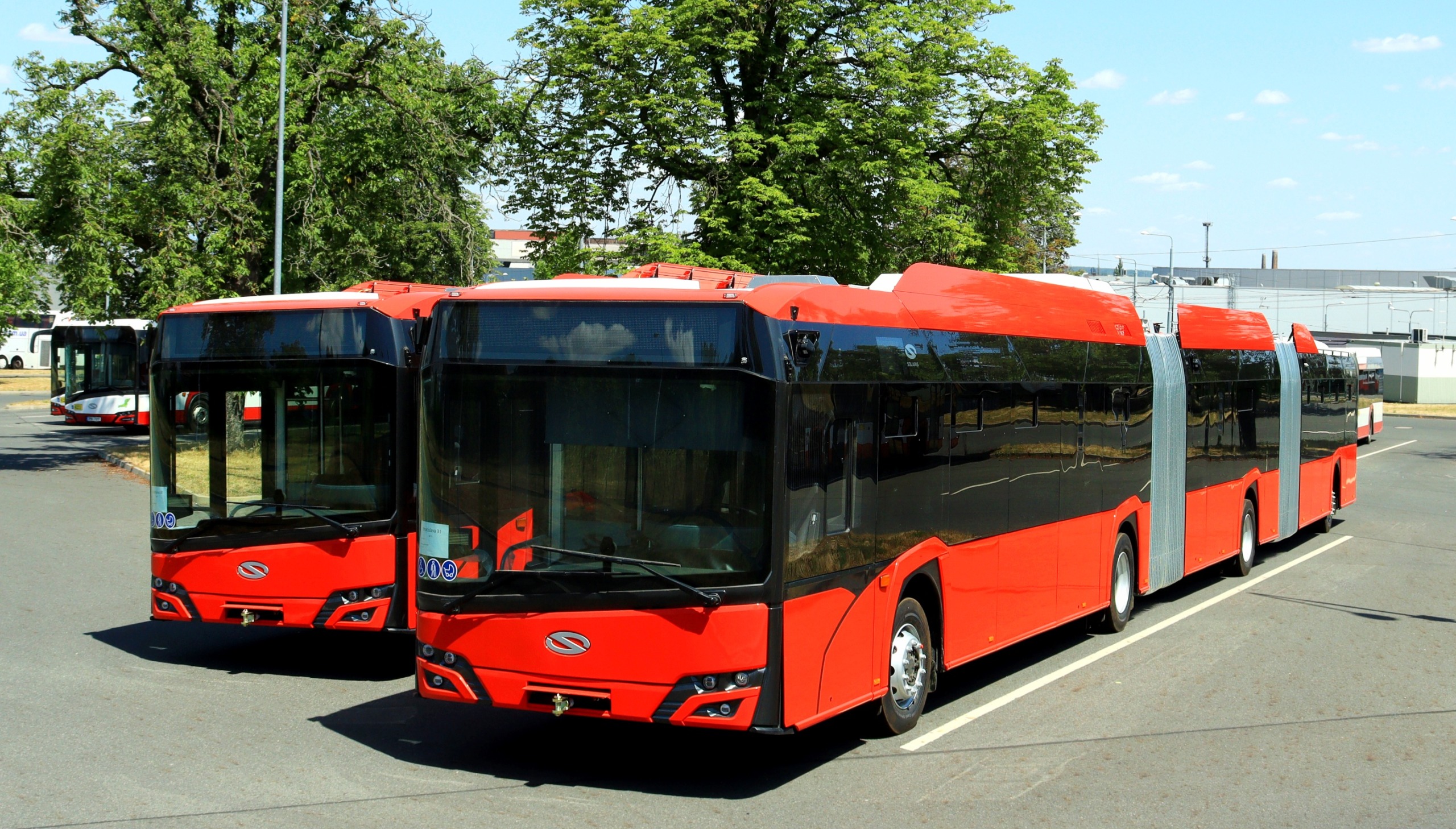 Év végéig megérkezik Pozsonyba a DPB mind a 16 duplacsuklós Solaris Trollinója