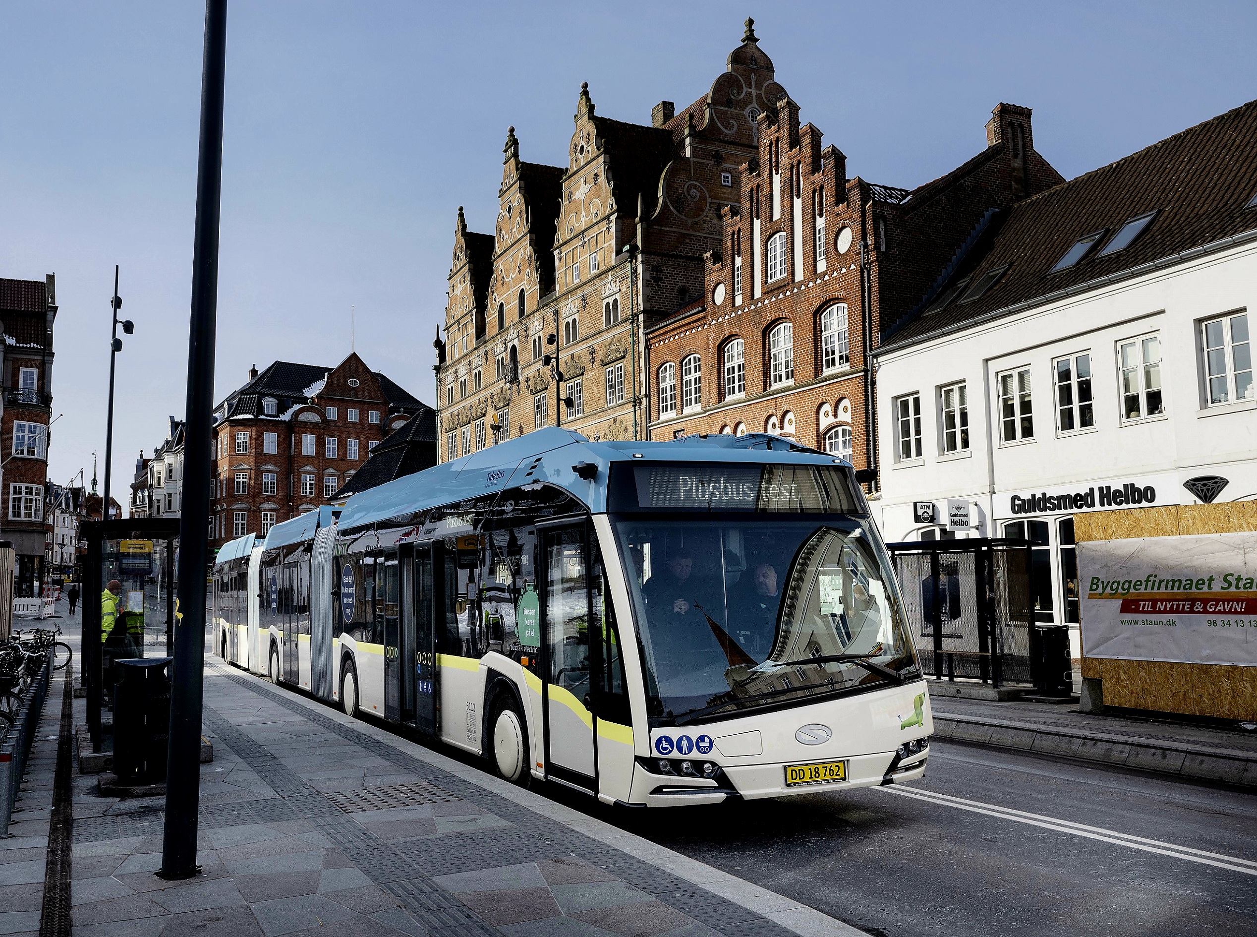 Szeptembertől már utasokat is szállíthatnak Aalborgban a leghosszabb Solaris villanybuszok