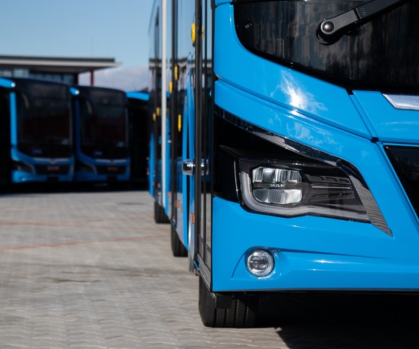 Lendületben az európai buszpiac: nőttek a dízel-, a hibrid- és az elektromos-értékesítések is