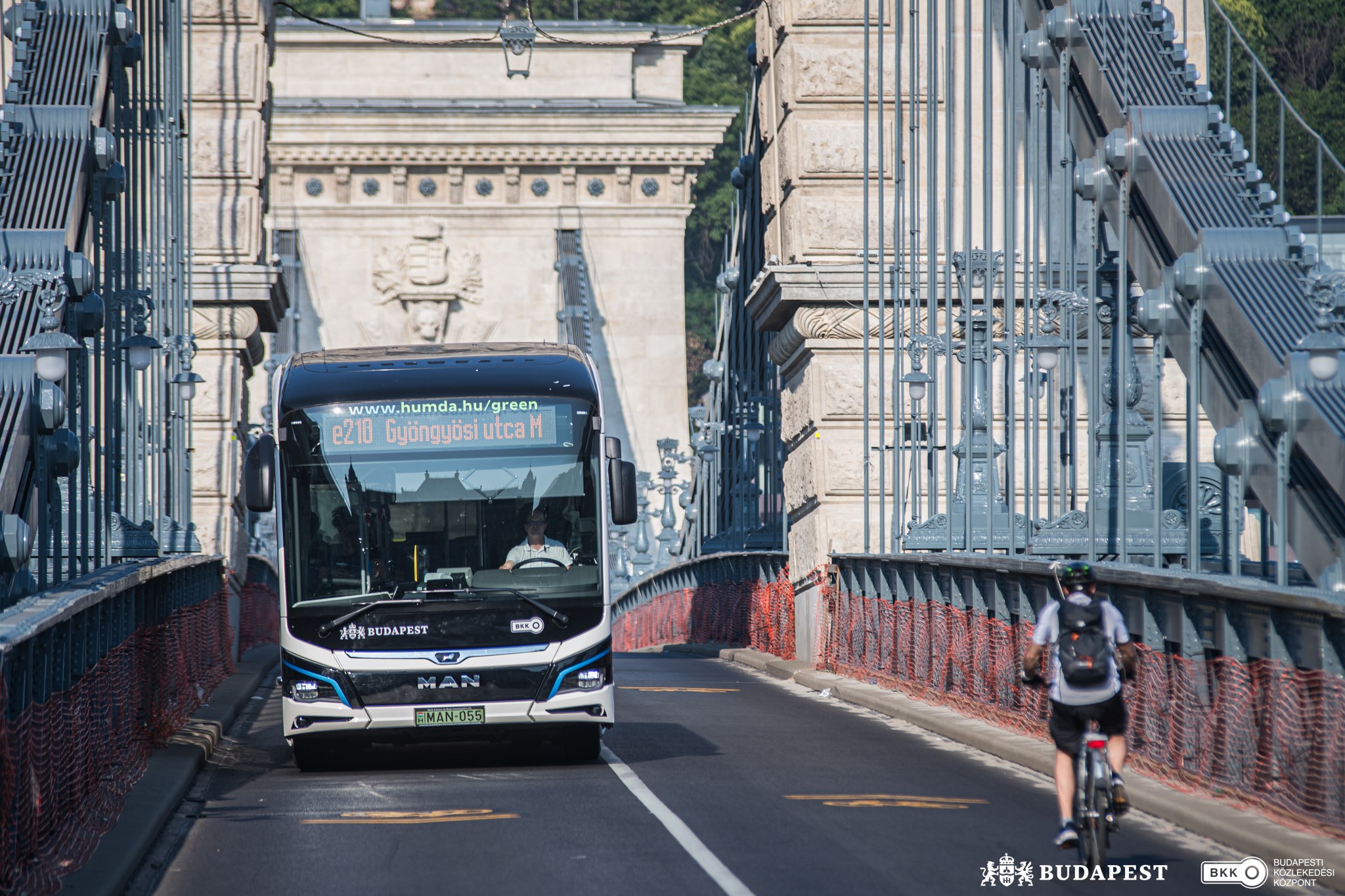 MAN villanybuszokat tesztel a BKK és az ArrivaBus