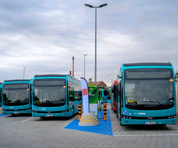 Komáromban összeszerelt BYD-ket állít forgalomba a Deutsche Bahn Frankfurtban