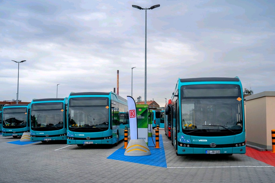 Komáromban összeszerelt BYD-ket állít forgalomba a Deutsche Bahn Frankfurtban