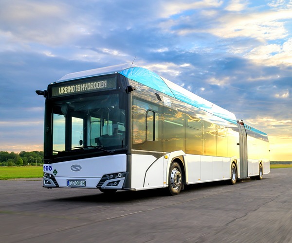 Közel 100 darab üzemanyagcellát rendelt a Solaris a kanadai Ballardtól