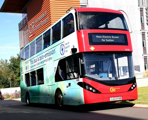 Már több mint 1100 villanyhajtású busz közlekedik Londonban
