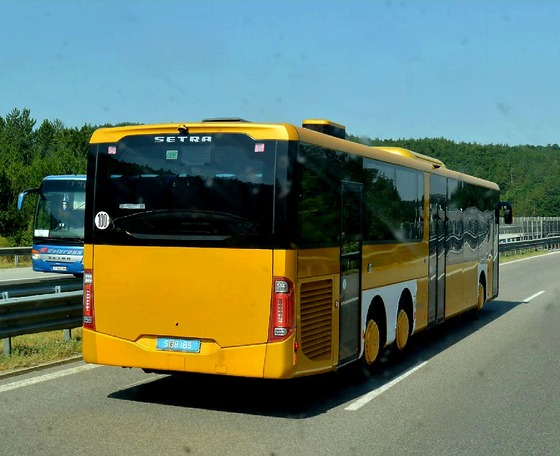 Érkezik a háromtengelyes Setra S 518 LE a Daimler Buses kínálatába