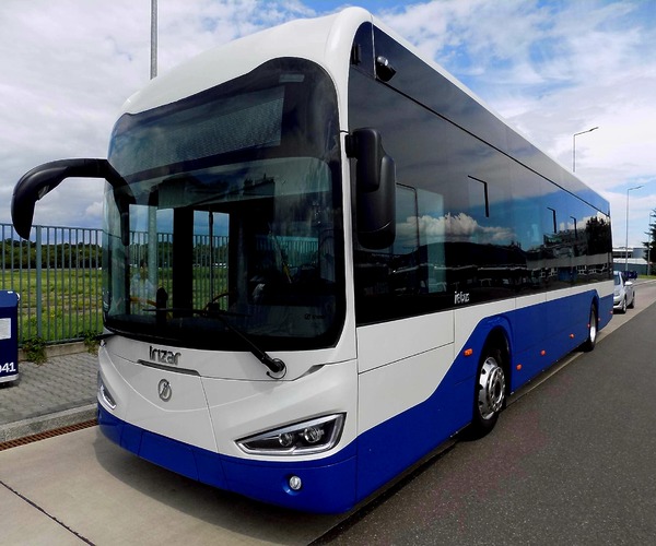 Krakkóban állnak forgalomba Lengyelország első elektromos Irizar villanybuszai