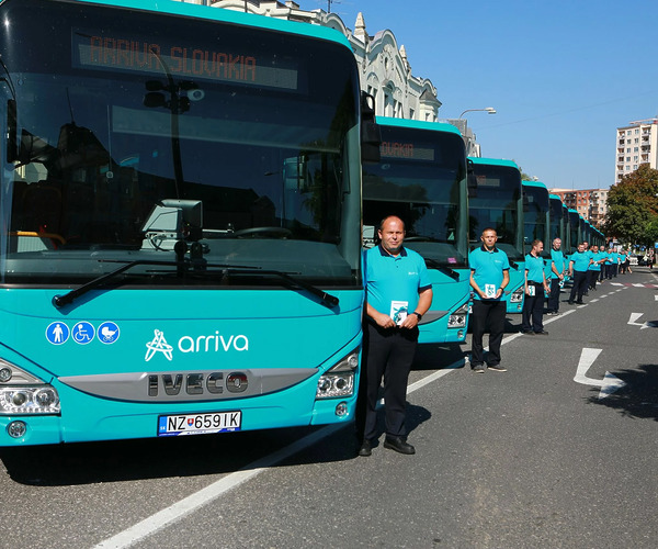 Harmincnyolc új Iveco Crossway LE áll forgalomba Érsekújvár térségében