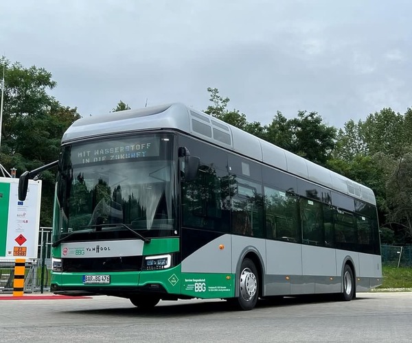 Megérkeztek a Barnimer Busgesellschaft hidrogénhajtású Van Hool A12-esei