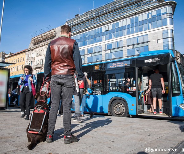 A látássérültek közlekedését segíti legújabb fejlesztésével a BKK