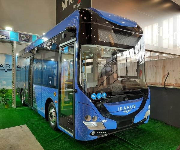 Busworld Europe 2023: vadonatúj elektromos midibuszt mutat be az Ikarus