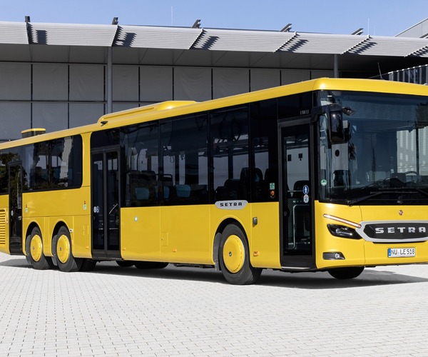 Háromtengelyes változattal egészült ki a Setra új MultiClass családja