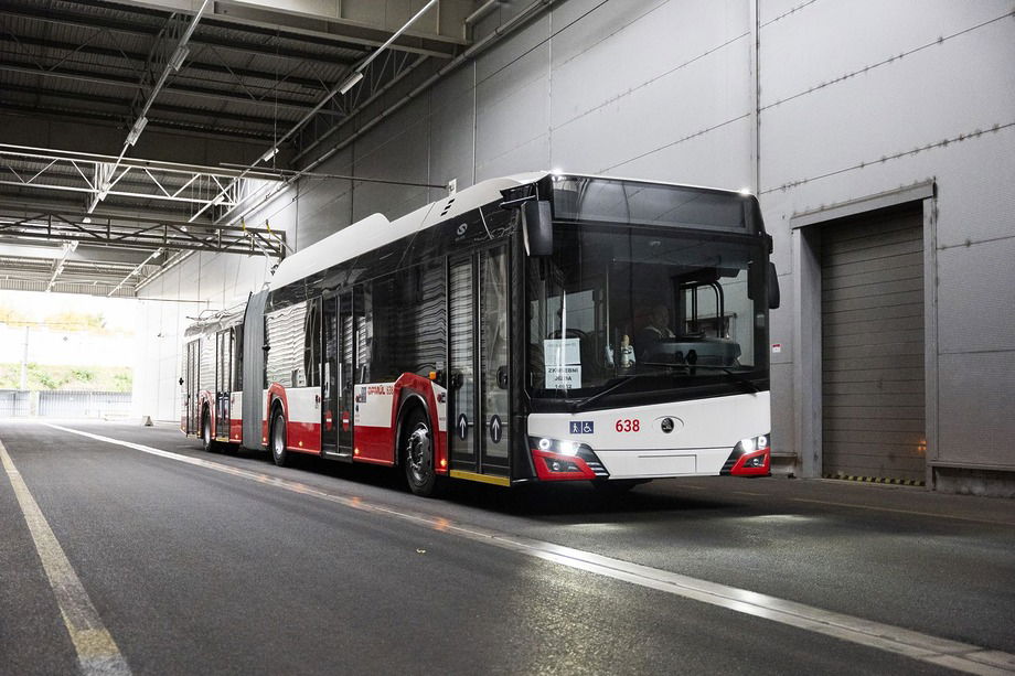Megkezdődtek Ústí nad Labem első új Škoda 27 Tr trolibuszának próbafutásai 1 395478184 662939639281723 5403611837541648720 n