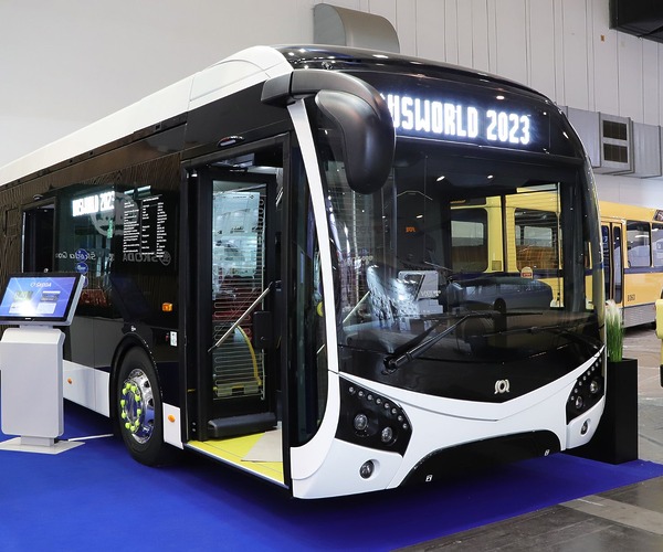 Száz darab Škoda hajtásrendszerrel szerelt villanybuszt szállíthat a SOR a prágai DPP-nek