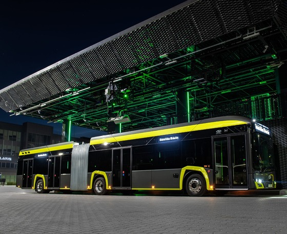 Továbbfejlesztett elektromos csuklóssal jelentkezik a Solaris