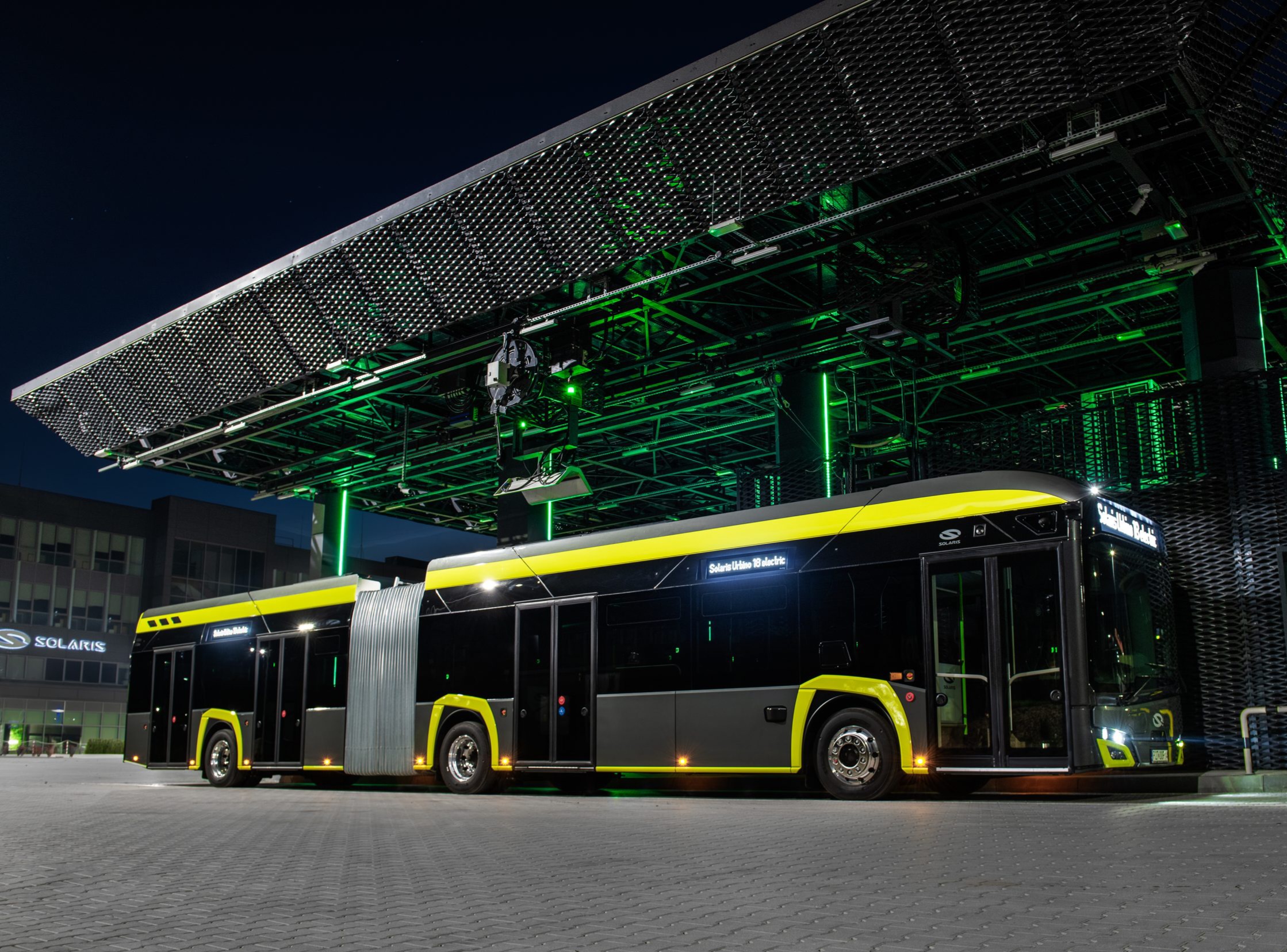 Továbbfejlesztett elektromos csuklóssal jelentkezik a Solaris