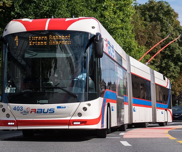 Önjáró trolibuszokra cseréli dízelbuszait a svájci Luzern