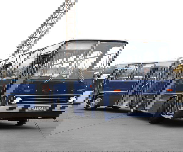 Restaurált Ikarus 280.00 csuklós autóbusszal bővült a BKV nosztalgiaflottája