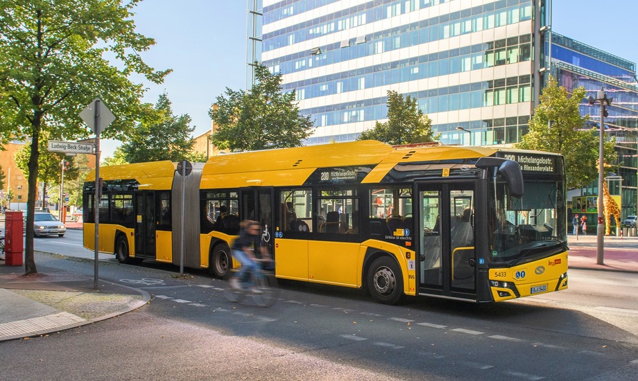 Hétszáz darab csuklós e-busz szállításáról kötött keretmegállapodást a BVG és a Solaris