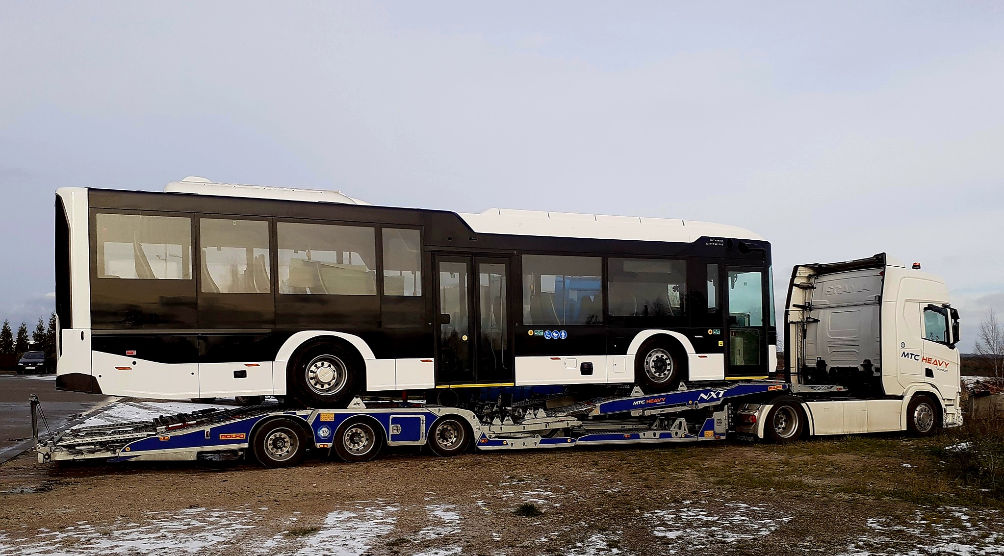 A megszűnő Citywide karosszériájával épített alacsony belépésű villanybuszt a Scania