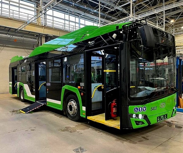 Solaris Trollinók váltják Bukarest még működő Ikarus trolibuszait
