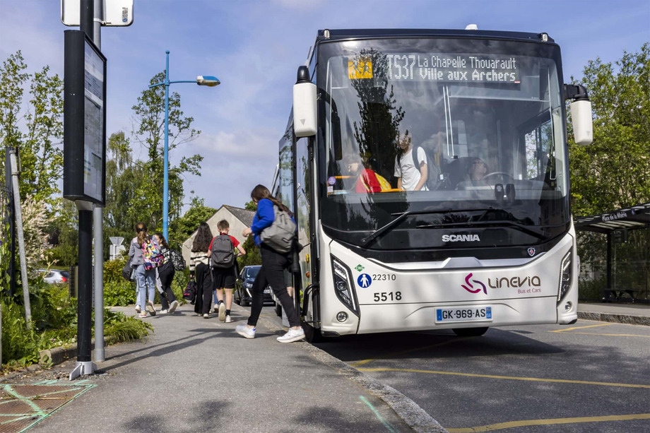 Új ENSZ-EGB előírás a láthatáron – jöhetnek a távolsági buszokba szánt gyermekülések