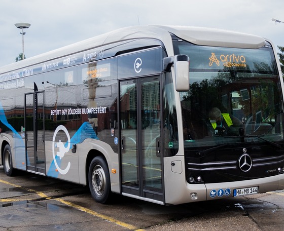 Legalább 50 szóló villanybuszt hozna a fővárosba az ArrivaBus
